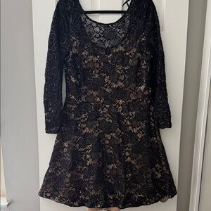 B. Smart Elegant Black and Tan Floral Lace Dress